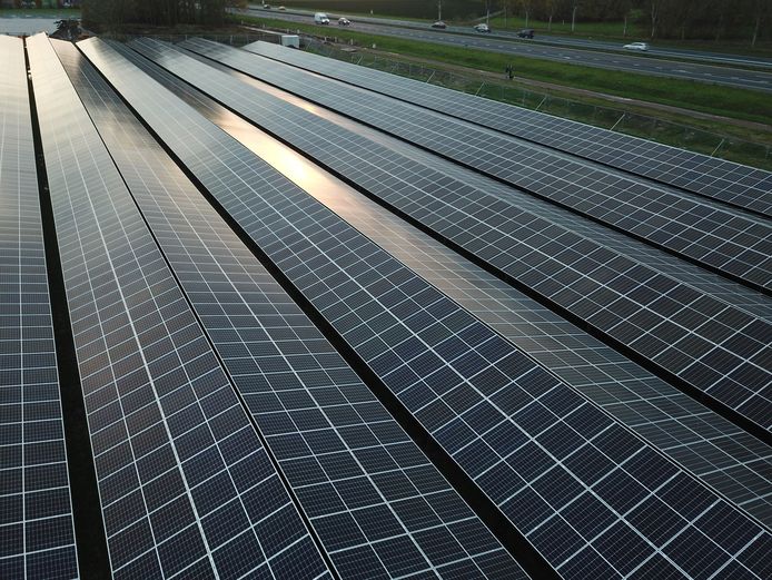 Wageningen University & Research erkent dat het recyclen van zonnepanelen ‘een groot potentieel probleem is voor de toekomst’.