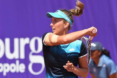 Verstoorde voorbereiding brengt Elise Mertens niet van de wijs voor Roland Garros:  “Kwartfinale enkel en winnen in het dubbel. Je moet dromen, hè”