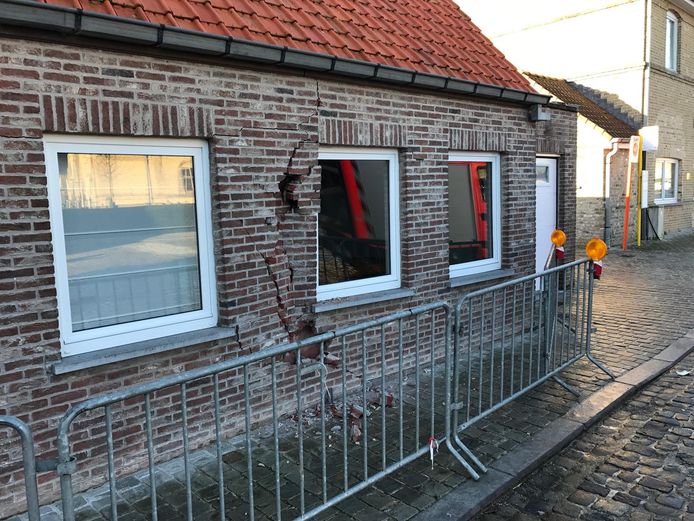 De bewoner van de woning liep de schrik van zijn leven op, maar raakte niet gewond bij het ongeval in Leisele.