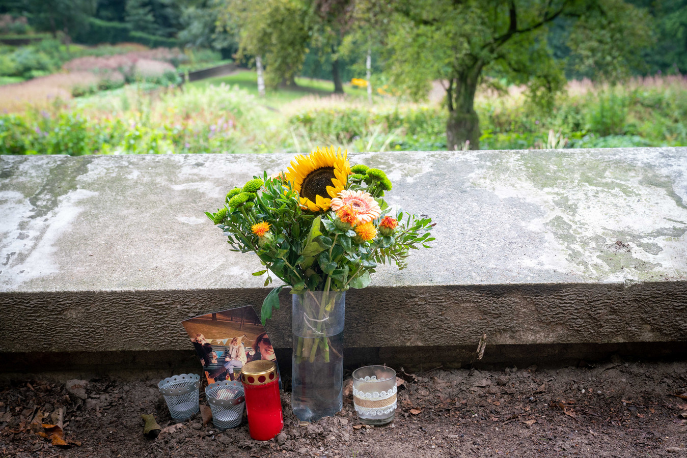 Bermmonument in Park Sonsbeek is ter nagedachtenis aan overleden vriendin Gerda Foto