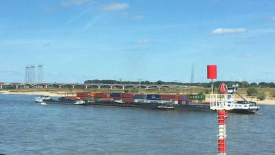 Bij wie moet je eigenlijk melding maken van ontgassen door schepen op de rivier?