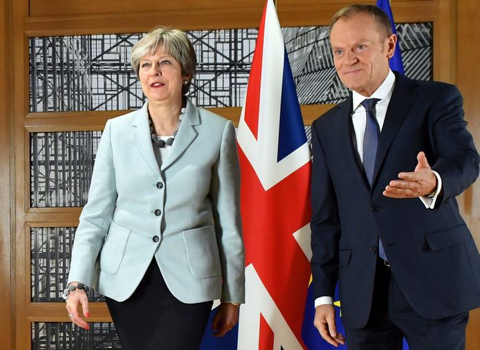 De Britse premier Theresa May met voorzitter van de Europese Raad, Donald Tusk, in Brussel.