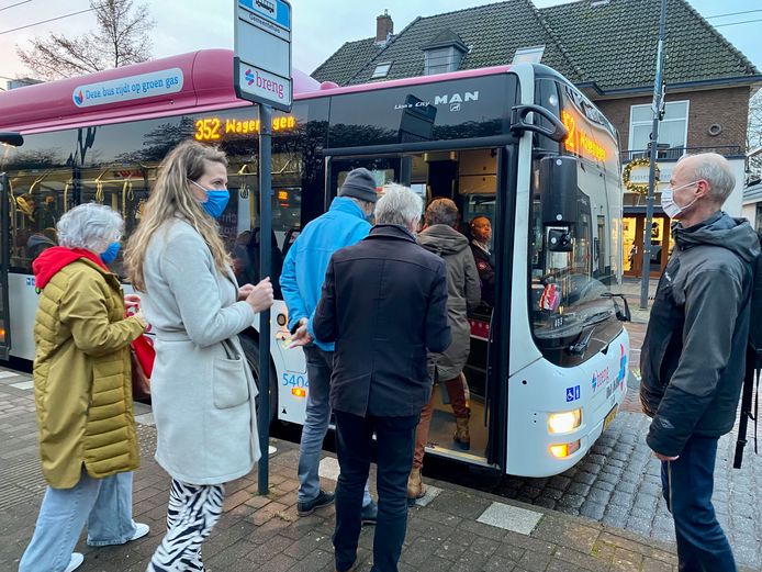 Assortiment Onheil Mew Mew Renkumse gemeenteraad houdt protest in de trolley: 'De afstand naar het  openbaar vervoer wordt te groot' | Renkum | gelderlander.nl