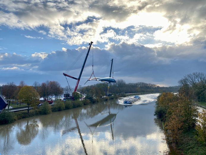 Plaatsing Annie Vande Wielebrug aan de Watersportbaan