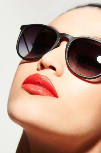 Hoe kies je de beste zonnebril en waar moet je op letten? “De schade van uv-licht bouwt zich langzaam op doorheen de jaren”