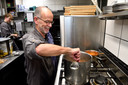 Een kijkje in de keuken van restaurant Peter & Selie.