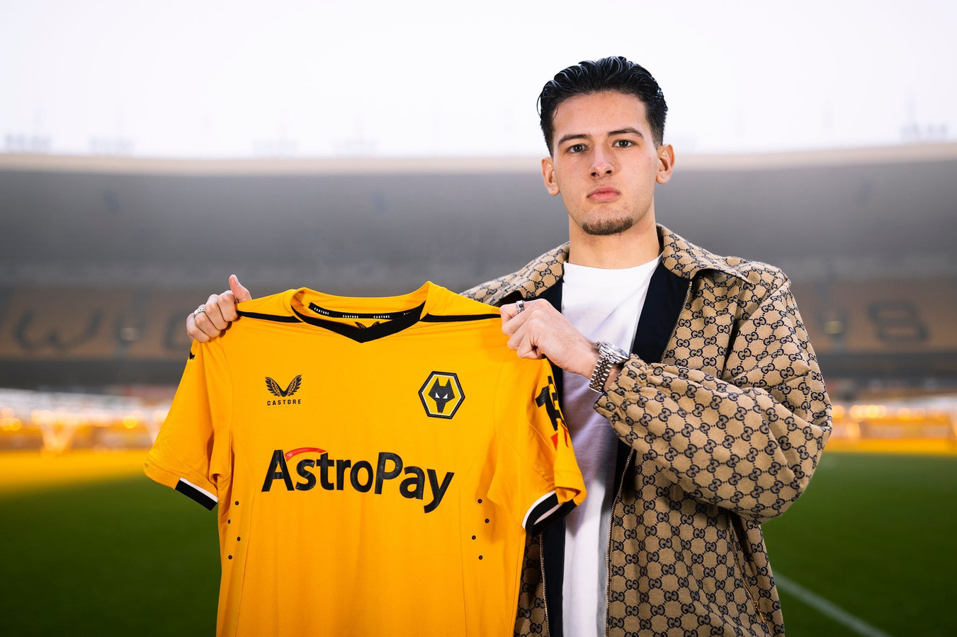 Justin Hubner begon ooit met voetballen bij TGG in Den Bosch, nu heeft hij een contract bij een Premier League-club.