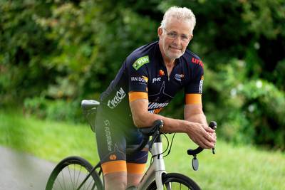 Fietsen voor familie: Hoe Mari Heijmans bergen verzet om MS onder de aandacht te brengen