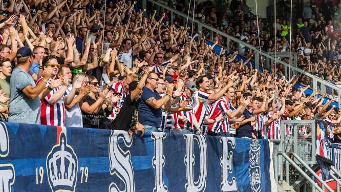 Ministerie roept KNVB en clubs tot de orde: ‘Niet wenselijk dat grote groepen samenklitten’
