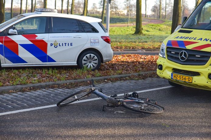 Ongeluk met fietser in Tilburg.