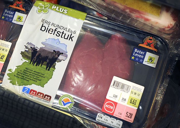 Deze biefstuk van supermarkt PLUS heeft het Beter Leven-keurmerk van de Dierenbescherming en het Vinkje van de Stichting Ik Kies Bewust