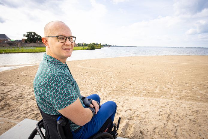Ralph Stoové is blij dat rolstoelers en visueel gehandicapten worden betrokken bij het verbeteren van de toegankelijkheid.