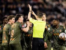 Reeks blunders van scheidsrechter Kamphuis maakt einde aan inhaalrace Willem II