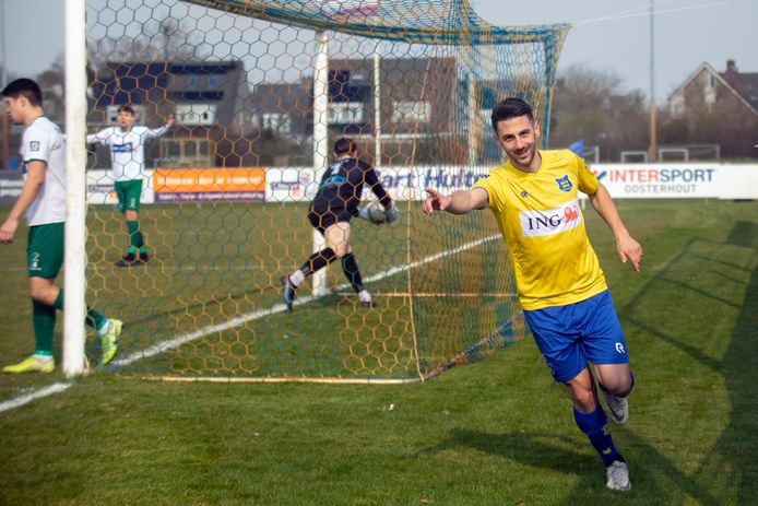 Fatih Kamaci opende de score namens Dongen met een piekfijne kopbal  tegen Groene Ster.
