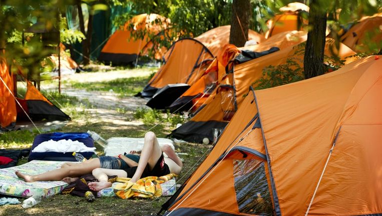 Voetbal Is Al Weer Bijzaak Op Oranjecamping De Volkskrant