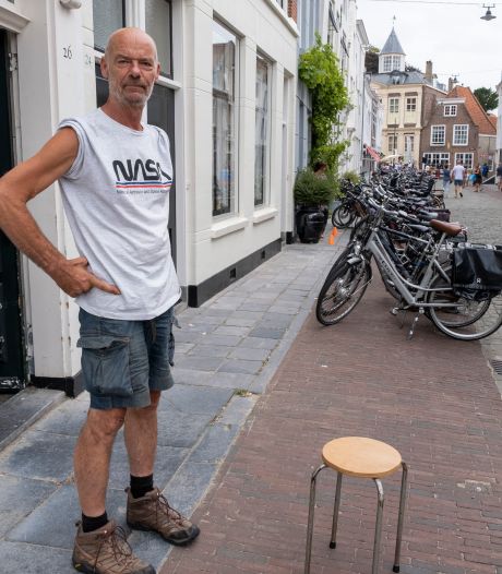 Veel steun voor winkelier Van Dam, maar bestuursrechter oordeelt alleen over juridische juistheid Middelburgse boetes 