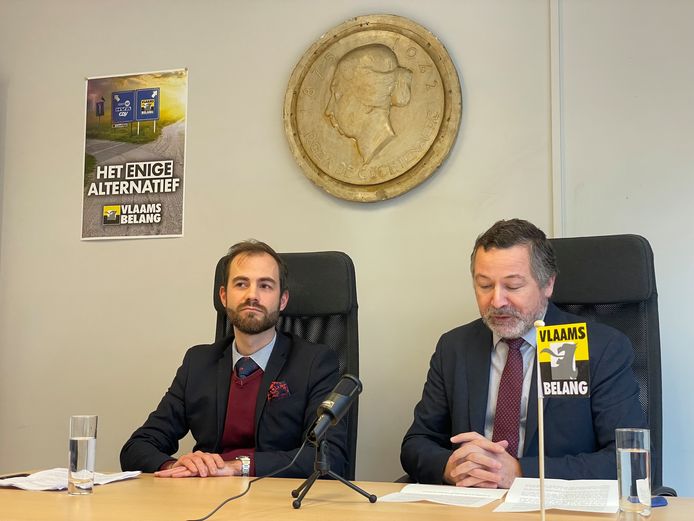 Jonas Naeyaert (rechts) enJohan Deckmyn (links) gaven vrijdag een gezamenlijke persconferentie om de wissel aan te kondigen.