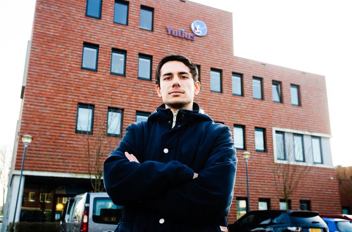 EVB-raadslid Jonathan Vrijman heeft vragen gesteld over de overlast van hangjongeren in Barendrecht.