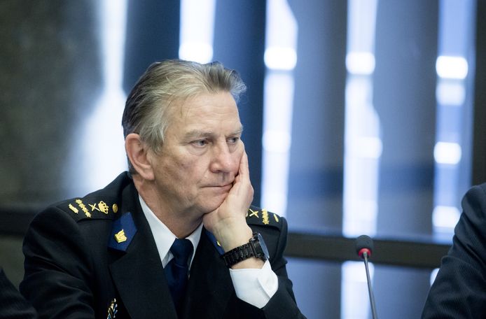 De inmiddels overleden oud-korpschef Gerard Bouman noemde cor-voorzitter Frank Giltay een 'zorgenkindje'.