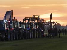 Noord-Hollandse boeren alvast in actie met verlichte tractoren