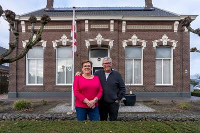 Voormalig café ’t Vat in Haarsteeg nu bewoond door uitbaters; ‘Met pijn in ons hart hebben we kroeg 