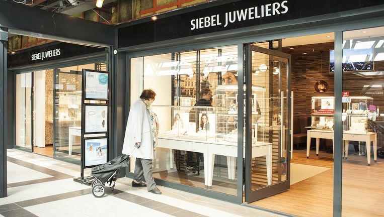 zonnebloem Ongunstig tieners Winkels juwelier Siebel weer open na faillissement | Het Parool