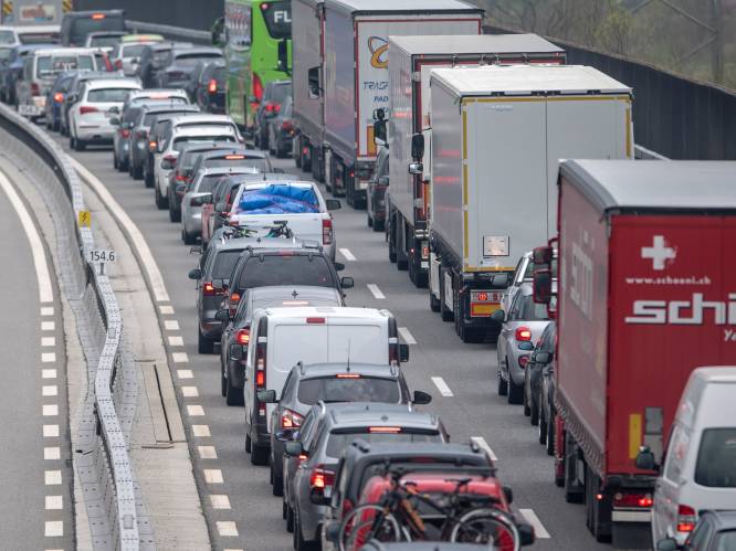 Zwarte zaterdag op Europese wegen richting zuiden: al 900 kilometer file in Frankrijk