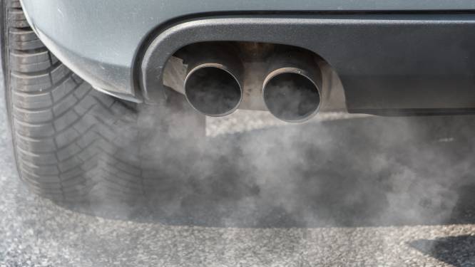 Europa wacht nog even met beslissing over verbod op auto’s met verbrandingsmotor na protest Duitsland en Italië