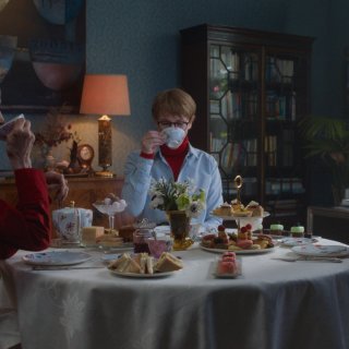 Adam Driver and Cate Blanchett are goody-goodies in Father Mother Sister Brother