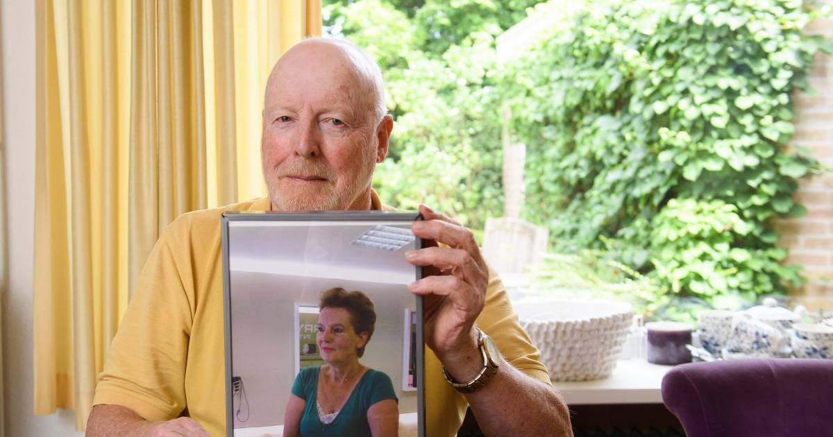 Dennis (75) sluipt verpleeghuis binnen en sluit zijn Anja in de armen: 'Niets houdt mij tegen om mij