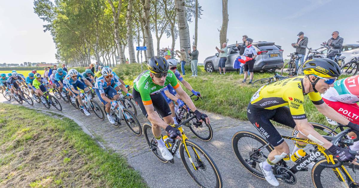 ‘Zo eenvoudig is het niet om seconden terug te pakken’; Tim van Dijke kijkt in ZLM Tour nog tegen ze
