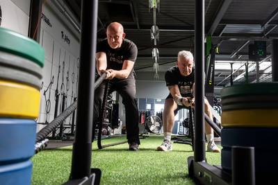 Deze relatief nieuwe fitnessvorm is voor íédereen intensief: 'Er is een soort community-gevoel’