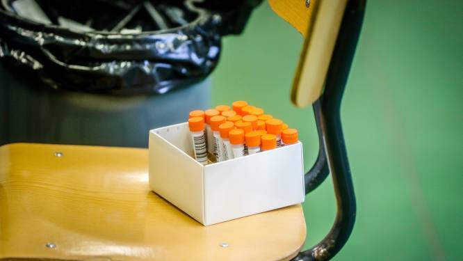 Wie coronaprik wil, komt best nog deze maand naar het vaccinatiecentrum