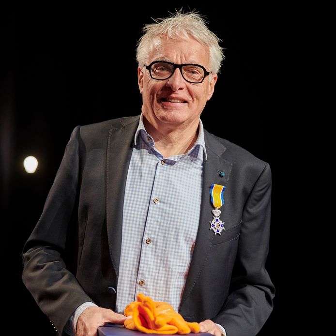 Uitreiking Koninklijke Onderscheiding Ridder in de Orde van Oranje-Nassau aan Jan van Pul door Burgemeester Han van Midden