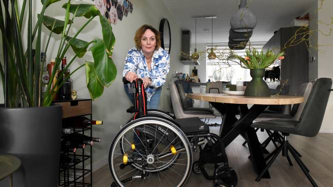 Judith heeft MS, maar kan door hypermodern pak beter bewegen: ‘Alsof ik een paar jaar terug in de tijd was’