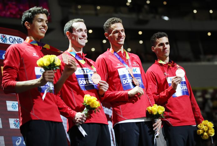 De Belgian Tornados (met Sacoor links) na hun bronzen medaille op het afgelopen WK atletiek in Qatar.