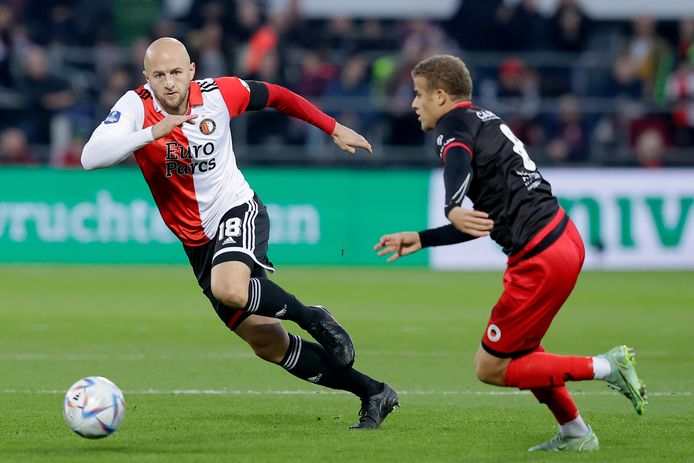 Mogelijke kampioenswedstrijd bij binnen vijf minuten uitverkocht | Feyenoord op weg naar titel | AD.nl