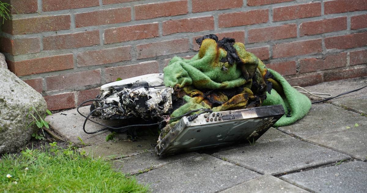Eén persoon gewond na woningbrand op Magnoliastraat in Bovensmilde