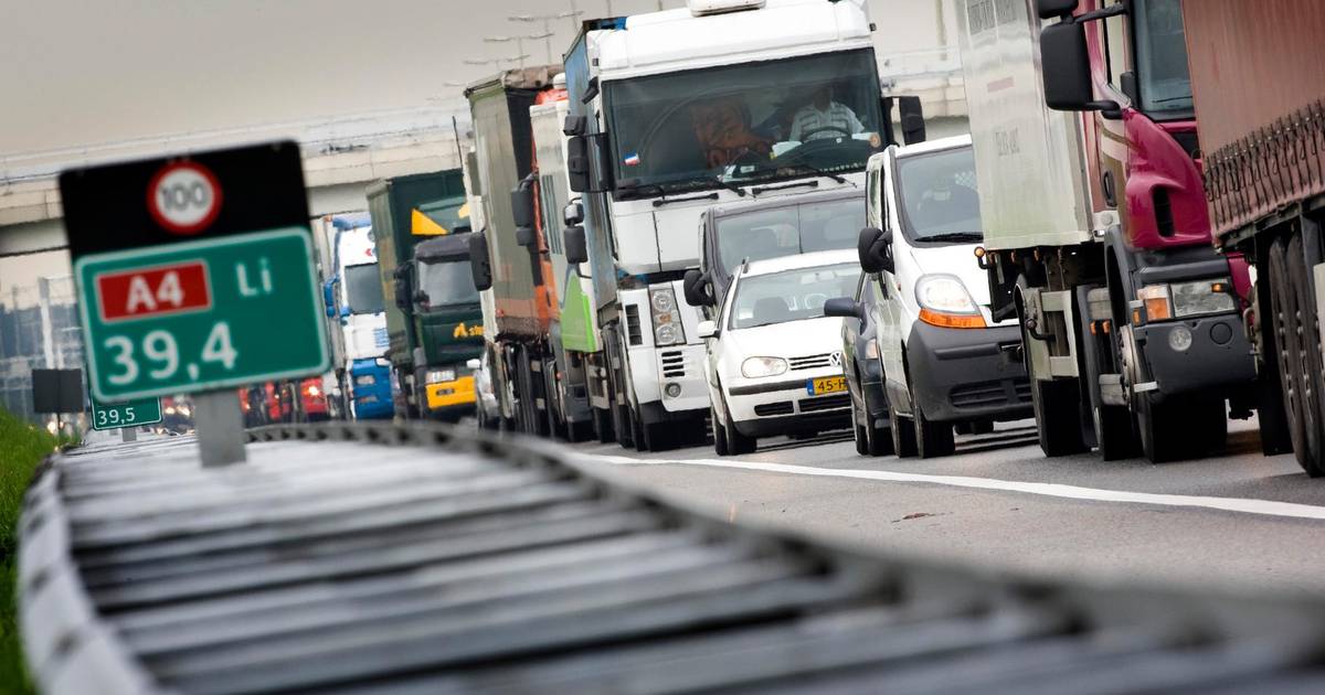 Grote file op A29 door ongeluk op Haringvlietbrug ...