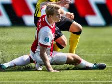 Geen huurlingen Ajax naar clubs met kunstgras