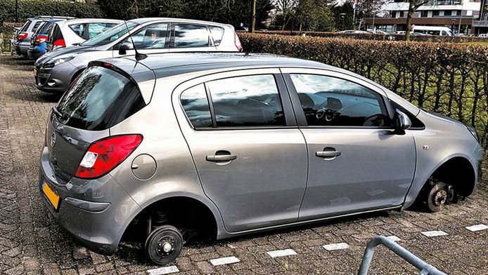 Eigenaar Gestolen Banden Opel Corsa Erg Geschrokken Binnenland Ad Nl