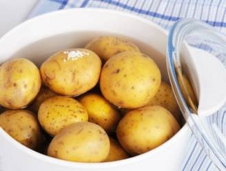 “Veel mensen maken aardappelen verkeerd klaar”: chef tipt hoe je aardappelen altijd perfect én snel gaar krijgt