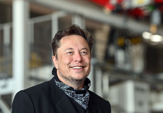 Elon Musk a présenté jeudi un projet de robot humanoïde métallique.