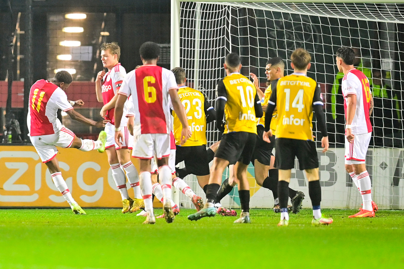 Wéér gaat het in de slotfase mis voor FC Eindhoven.
