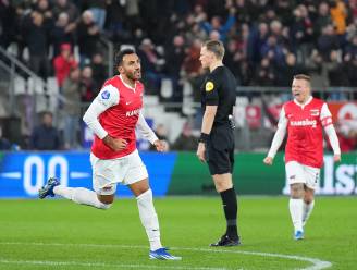 Uitblinker Vangelis Pavlidis en 'afvallige' Dani de Wit loodsen AZ naar ruime winst op Almere