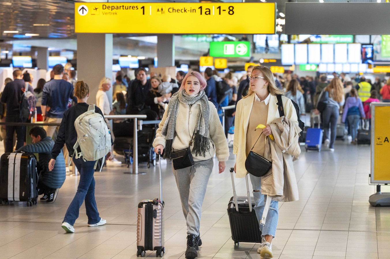 Drukte op Schiphol.