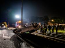 Flinke ravage in Tilburg: vier auto’s botsen op elkaar, twee gewonden naar het ziekenhuis