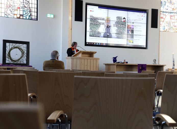 Hoeveel Mensen Mogen In Een Kerkdienst Kerken zijn gesloten, maar de diensten gaan door, ‘zo blijven we met