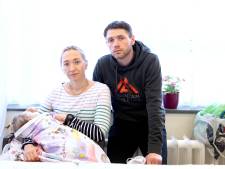 Vluchten met een ernstig ziek kind: Oekraïense Maria (1) gered door noodzakelijk infuus in Rotterdam
