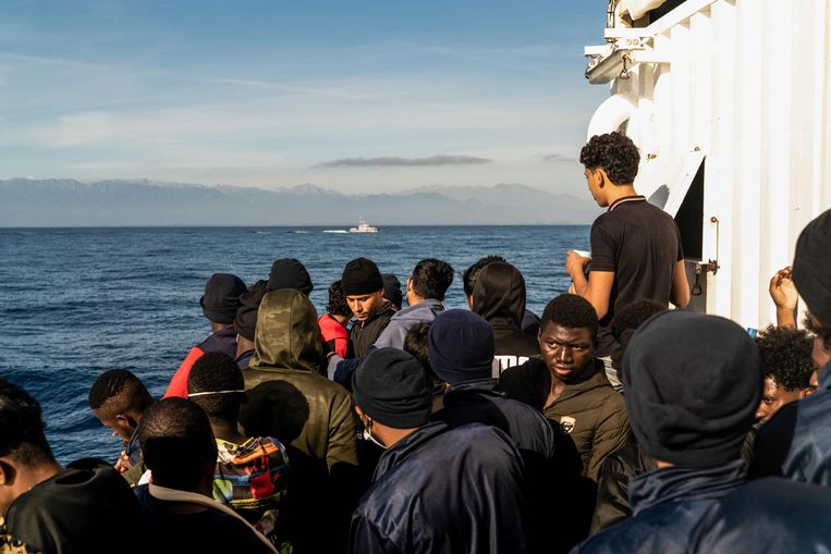 La Francia rifiuta di prendere i migranti dall’Italia dopo aver litigato a bordo di SOS Méditerranée